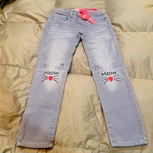 Size 7 NWT Jeans with cat knee detail